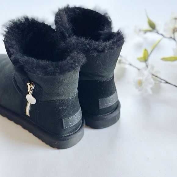 UGG Bailey Zip Mini Black Boots Size 5 - Picture 7 of 13